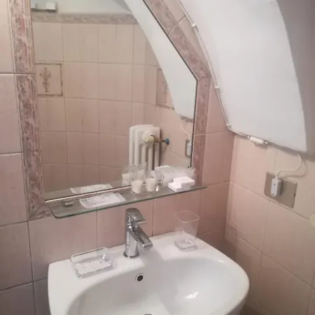 Nice In W/ 2 Bedrooms And Wifi